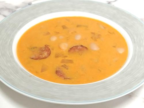 Jak uvařit maďarská polévka z bílých fazolí? Snadné recept, připravený za 45 - 60 minut